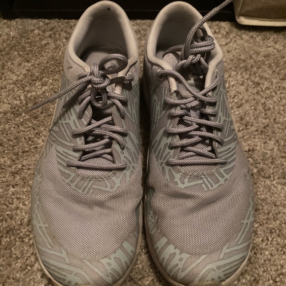 Nike Shoes 8.5 - Picture 1 of 8